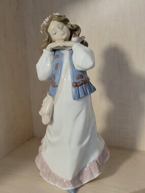 Lladro Figurine